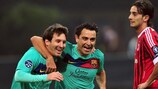 Lionel Messi und Xavi Hernández sind mit Barcelona Gruppensieger