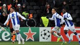 Hulk, Silvestre Varela e Nicolás Otamendi festeggiano dopo il primo gol del Porto