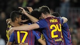 Los jugadores del Barcelona celebran el tanto de Sergi Roberto