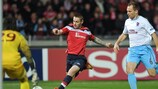 Mathieu Debuchy remata à baliza do Trabzonspor