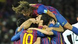 O Barcelona festeja o golo de Cesc Fàbregas na final do Mundial de Clubes