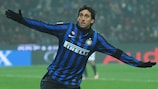Diego Milito jubelt über seinen Siegtreffer für Inter im Mailänder Derby