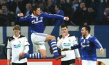 Schalkes Klaas-Jan Huntelaar war mit drei Toren der überragende Mann auf dem Platz