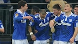 Jogadores do Schalke festejam a presença nos quartos-de-final