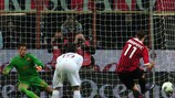 Ibrahimović engaña a Stekelenburg en un lanzamiento de penalti
