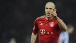Arjen Robben wird bis Juni 2015 das Bayern-Trikot tragen