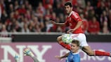 Benfica's Nélson Oliveira scores the winning goal against Zenit in their round of 16 second leg