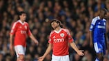 Pablo Aimar mostra a sua frustração depois da eliminação do Benfica pelo Chelsea