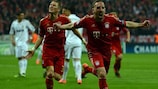 Franck Ribéry festeja o primeiro golo do encontro ante o Real Madrid com Bastian Schweinsteiger
