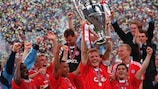 Bayern feiert den Sieg 2001