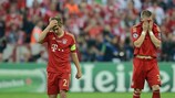 Philipp Lahm (à esquerda) e Bastian Schweinsteiger não esconderam a sua angústia após a derrota na final de 2012, em Munique
