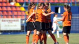 L'Olanda festeggia una rete in una gara delle qualificazioni a UEFA Women's EURO 2013