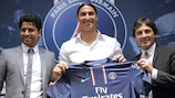 Ibrahimović troca Milão por Paris