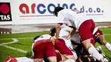 Os jogadores do Sarajevo comemoram um golo frente ao Levski de Sófia