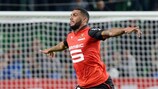 Yann M'Vila celebra un gol con el Rennes en la Ligue 1