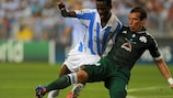 Panathinaikos defender José Manuel Velázquez gets to grips with Málaga forward Fabrice last week