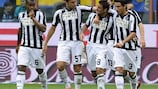 Simone Vergassola comemora o seu golo ao Inter