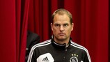 Frank de Boer sabe que duas derrotas frente ao City podem ditar o afastamento do Ajax