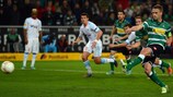 Filip Daems convierte un penalti para el Gladbach ante el Marsella en la tercera jornada de la Europa League
