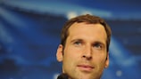 Petr Čech quer assegurar o duplo triunfo na Europa para o Chelsea