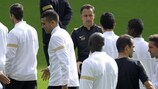 Vítor Pereira oversees Porto training on Tuesday