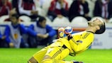 Lyon goalkeeper Rémy Vercoutre reacts to his team's second goal