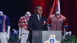 Michel Platini no uso da palavra na cerimónia dos 100 anos do futebol na Croácia