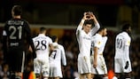 Gareth Bale festeja após colocar os "spurs" em vantagem, com um livre de longe fulminante
