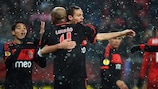 La joie des joueurs du Benfica sous la neige au coup de sifflet final à Leverkusen