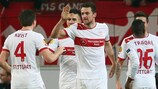 Christian Gentner (número 20) celebra su gol con el Stuttgart