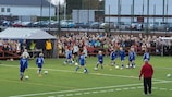 Los campos de fútbol artificiales permiten que se pueda jugar al fútbol todo el año en Finlandia