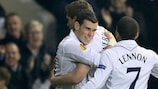 Gareth Bale celebra un gol del Tottenham con su compañero Jan Vertonghen