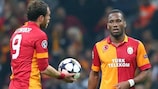 Johan Elmander und Didier Drogba nach dem zweiten Gegentor von Galatasaray gegen Madrid