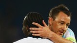 Victor Moses y John Terry celebran el primer gol del Chelsea en el partido de ida