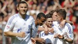 Julian Draxler celebra uno de los goles del Schalke