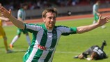 O defesa do Žalgiris, Andrius Skerla, festeja golo do empate