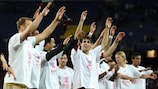 Javi Martínez (au centre) fête la victoire du Bayern au Camp Nou