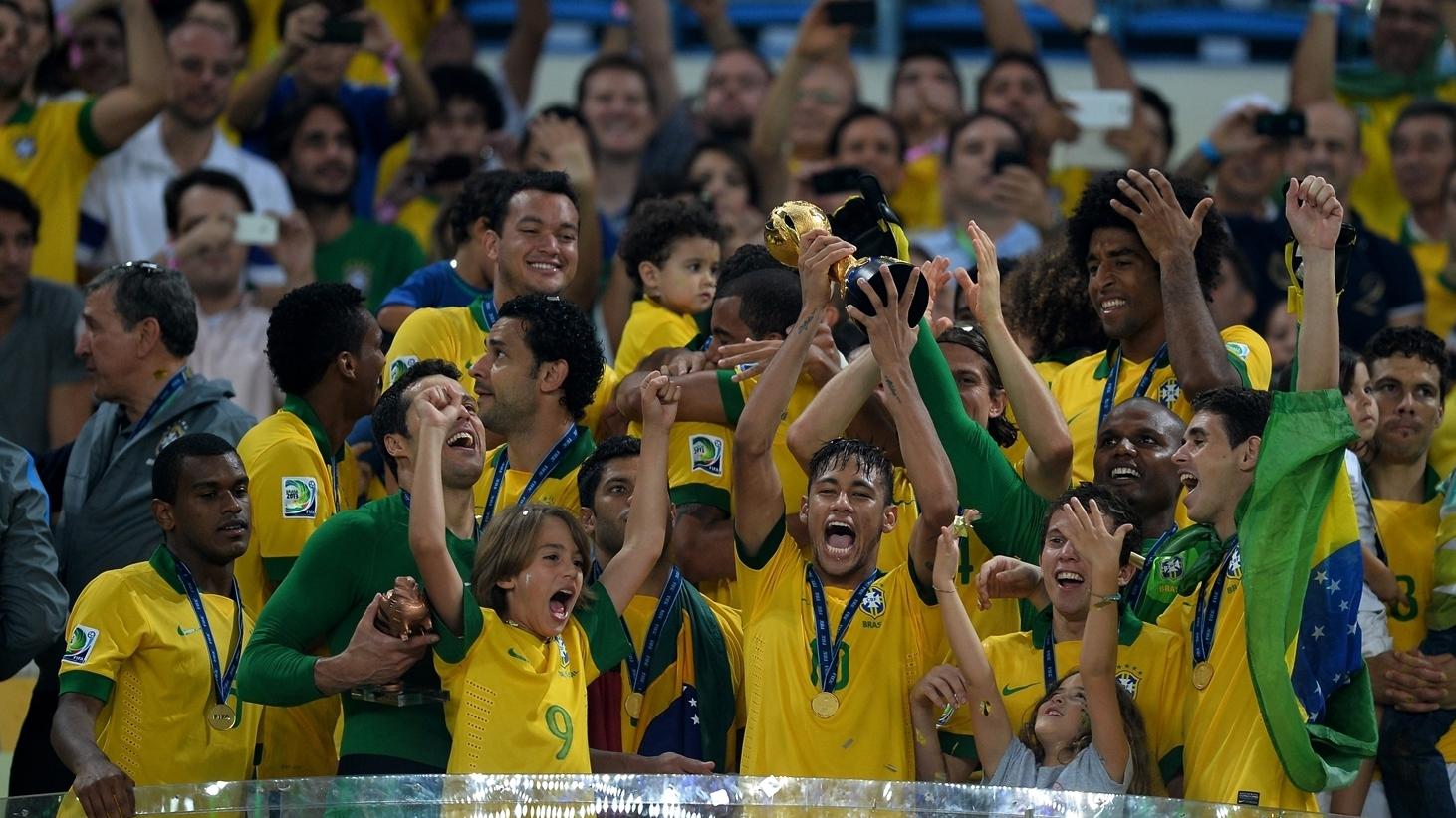 Сколько раз бразилия становилась. Сборная Бразилия ЧМ Кубок. Бразилия сборная 2013. Бразилия 2002 финал Кубок.