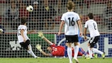 Célia Okoyino da Mbabi marcó dos goles en la victoria de Alemania