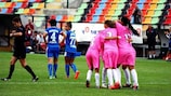 O Sarajevo festeja um golo na pré-eliminatória da Champions League Feminina frente ao Konak