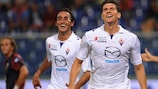 Mario Gomez esulta dopo un gol con la Fiorentina