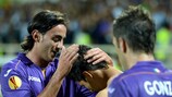 Alberto Aquilani felicita Ryder Matos depois de este marcar na sua estreia pela Fiorentina, frente ao Paços de Ferreira