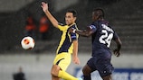 Eran Zahavi (Maccabi Tel-Aviv FC) et Abdou Traoré (FC Girondins de Bordeaux) en duel