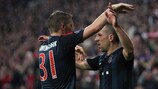 Franck Ribéry celebra su gol junto a Bastian Schweinsteiger