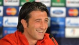 Murat Yakin bleibt bis Ende Juni 2015 Trainer des FC Basel 1893