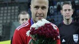 Māris Verpakovskis wird für sein 100. Länderspiel für Lettland geehrt
