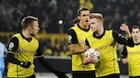 Dortmund down Napoli to keep chances alive