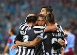 I giocatori della Juventus festeggiano uno dei due gol segnati a Trebisonda
