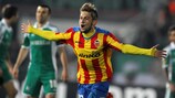 Fede Cartabia is jubilant after sweeping in Valencia's second goal