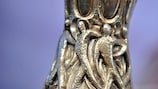 Президент УЕФА Мишель Платини доставит трофей Лиги Европы в Турин